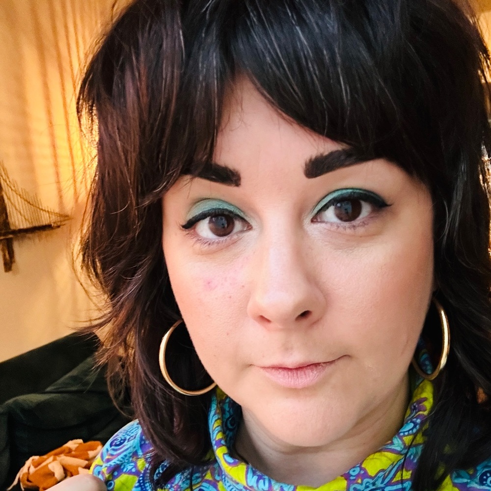 Meet your Posher, Aly